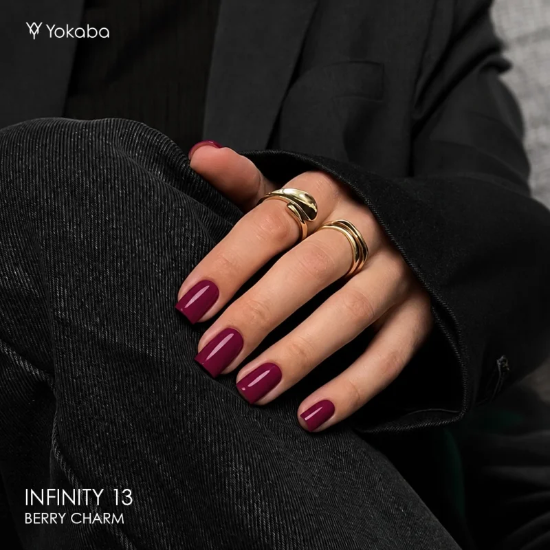 Kwadratowe paznokcie pomalowane lakierem Yokaba Infinity 13 Berry Charm