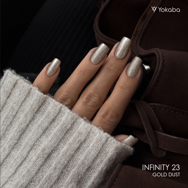 Kwadratowe paznokcie pomalowane lakierem Yokaba Infinity 23 Gold Dust