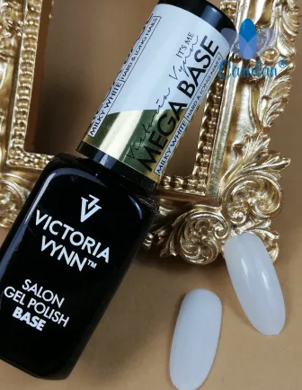 Mega Base Milky White 8 ml - buteleczka bazy hybrydowej Victoria Vynn, ujecie boczne